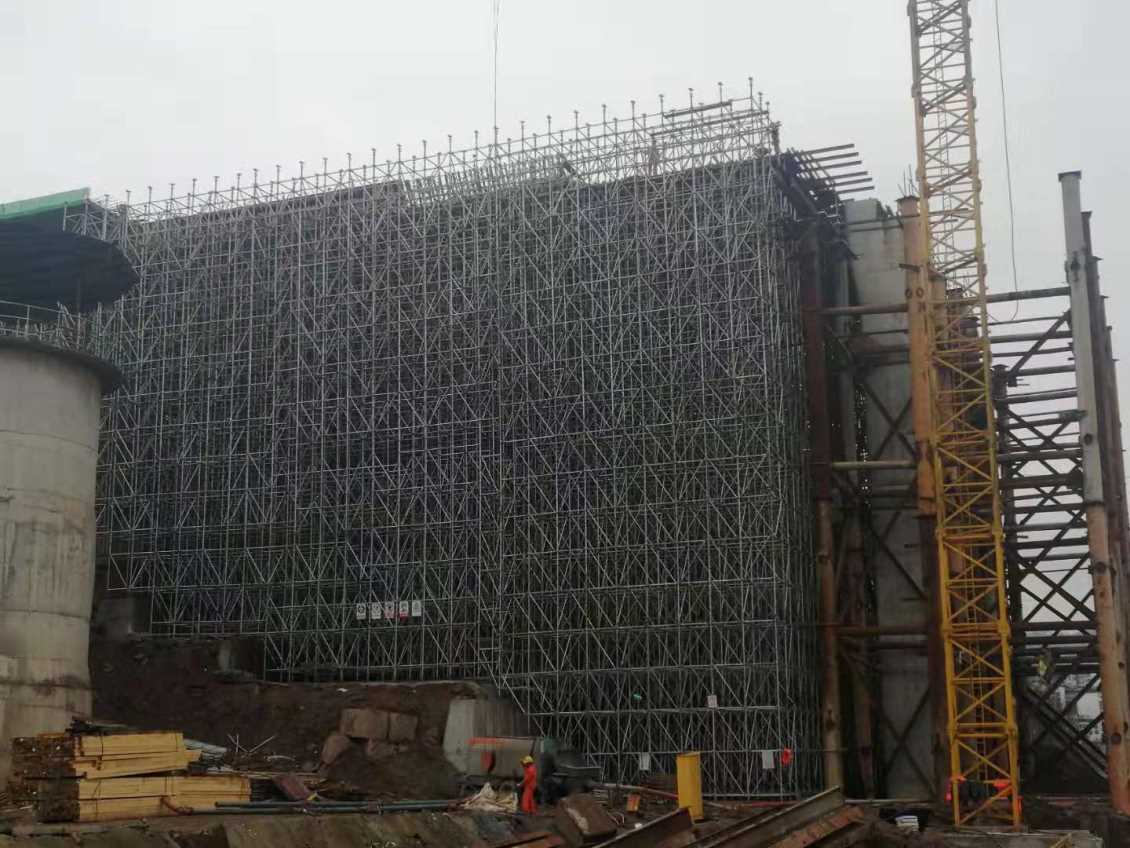 达州市通川区罗江大桥项目部